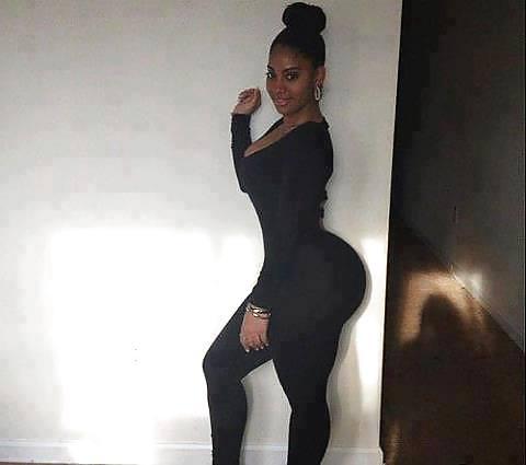 22P Big Booties & Thick Chicks