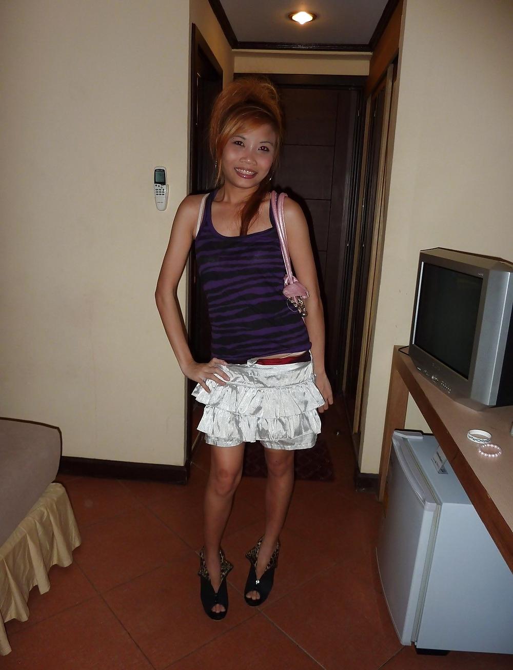 25P Tiny Girl With Big Pussy