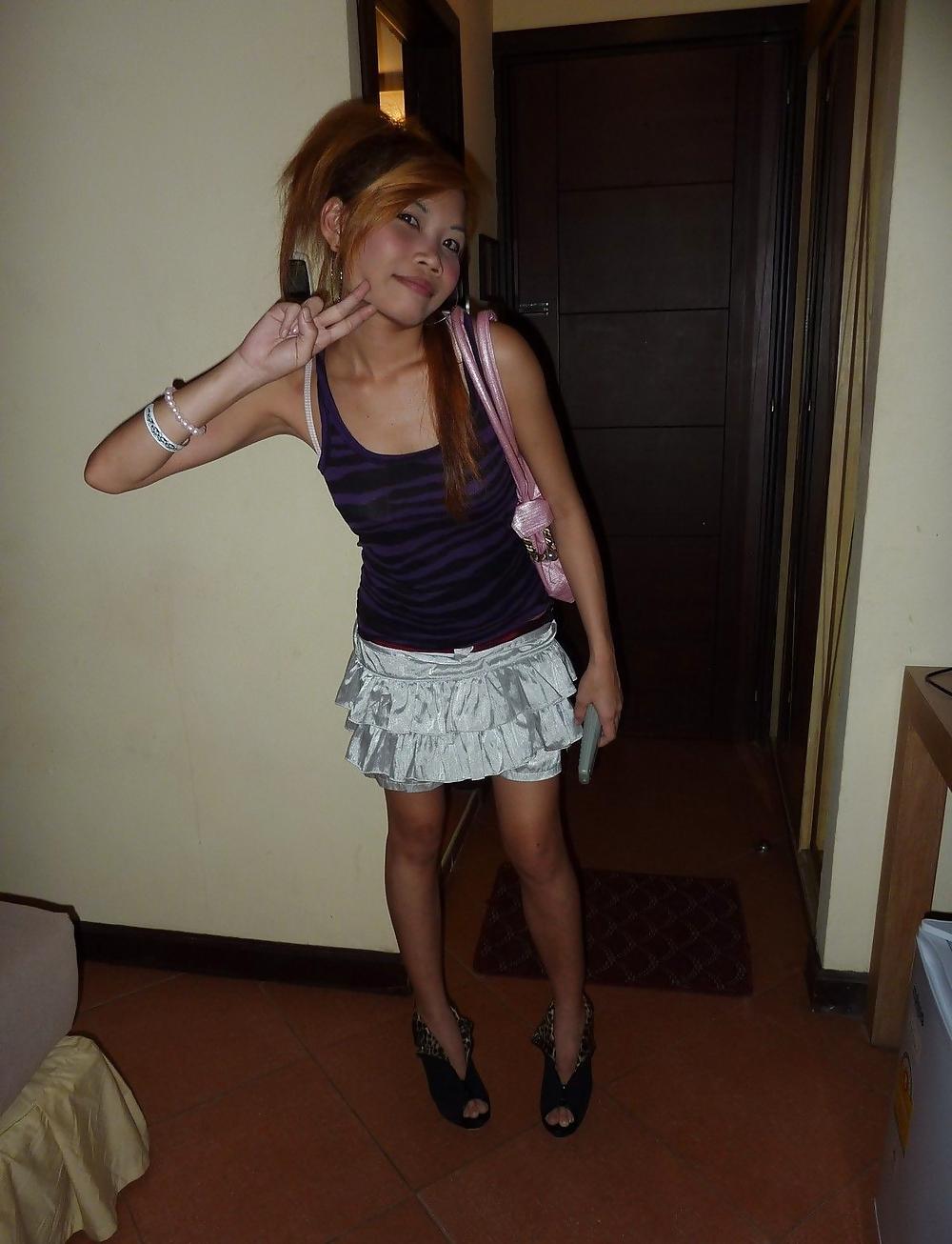 25P Tiny Girl With Big Pussy