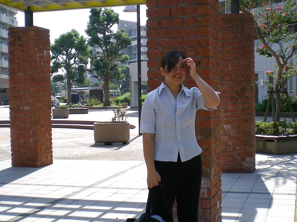 15P Japanese house wife