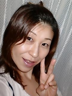 15P Japanese house wife