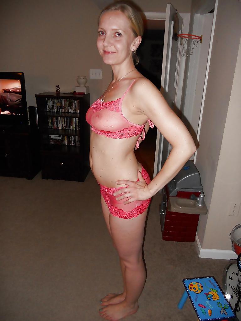 25P Wearing sexy bra ....