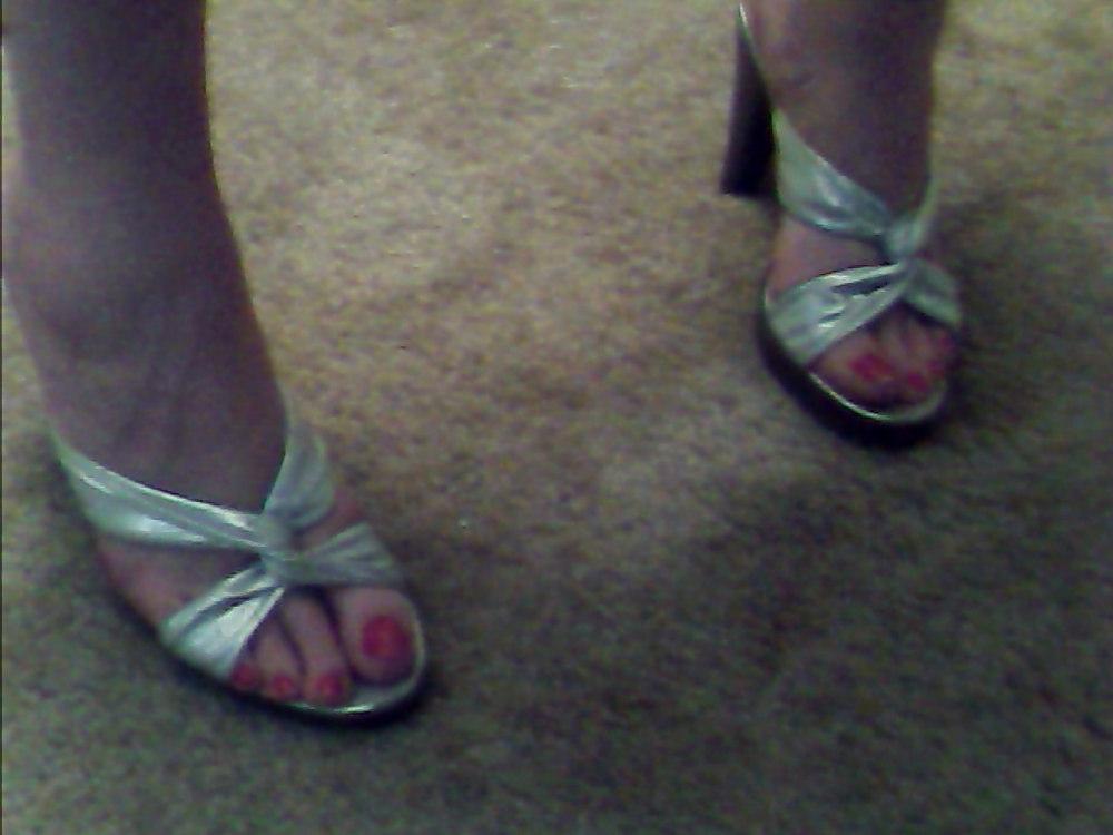 8P Some pics of my pretty feet.