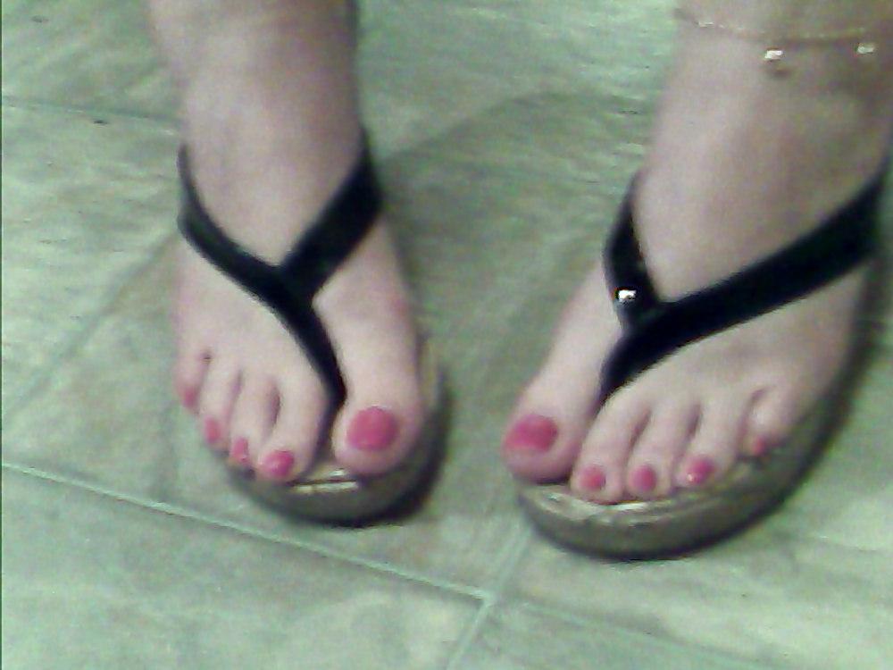 8P Some pics of my pretty feet.