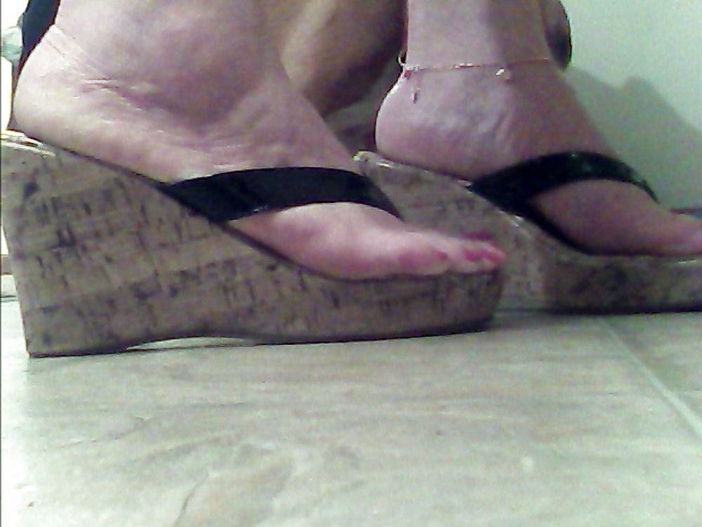 8P Some pics of my pretty feet.