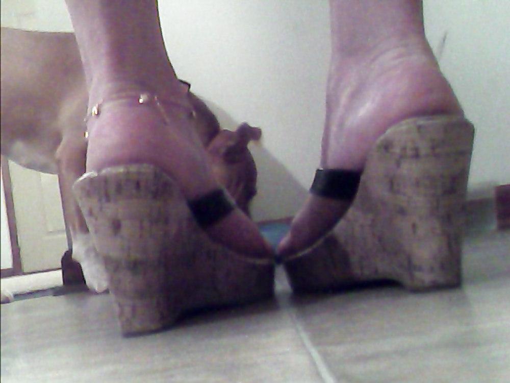 8P Some pics of my pretty feet.