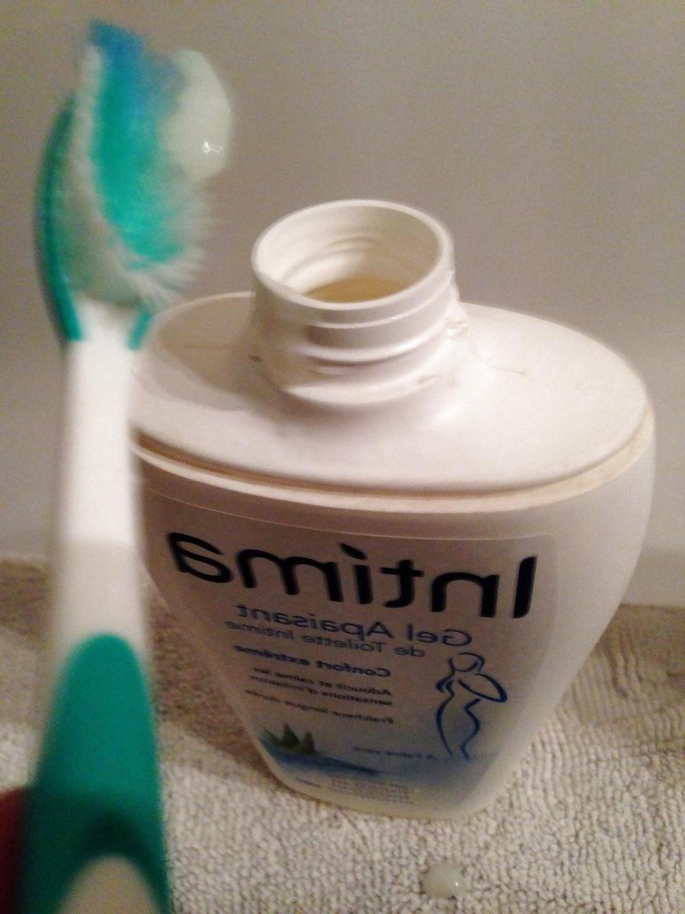 9P Cum on my Wife's Intimate frost and toothbrush