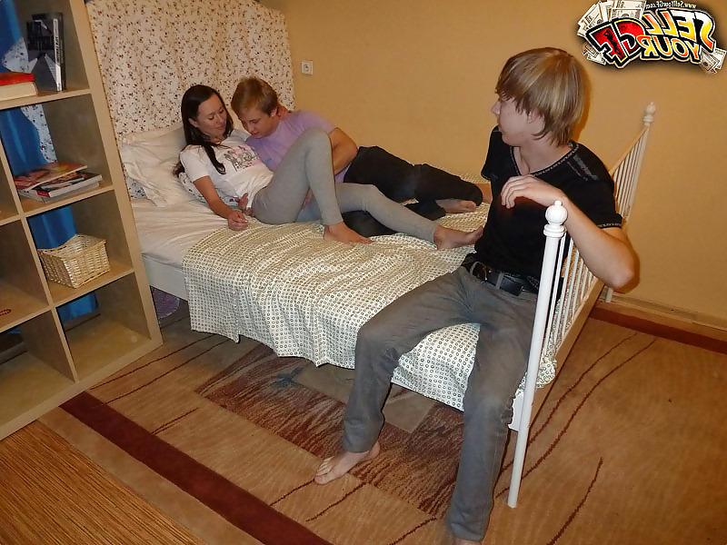 16P Sell Your GF - Babe was fucked by cash
