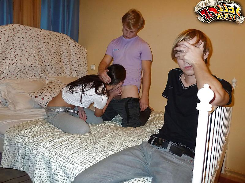 16P Sell Your GF - Babe was fucked by cash