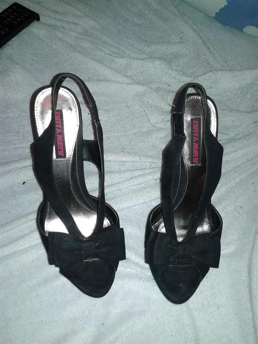 7P Cum on Cousin platform sandals!