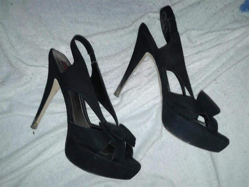 7P Cum on Cousin platform sandals!