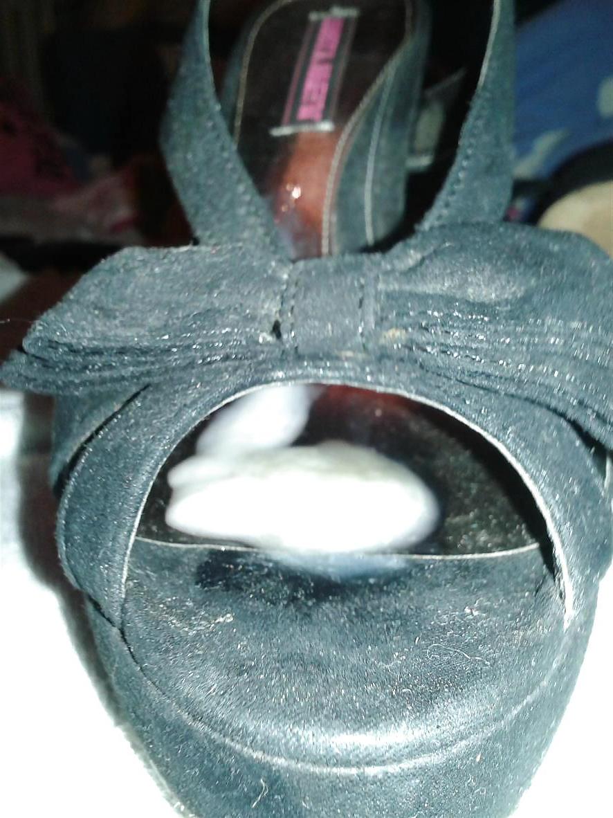 7P Cum on Cousin platform sandals!