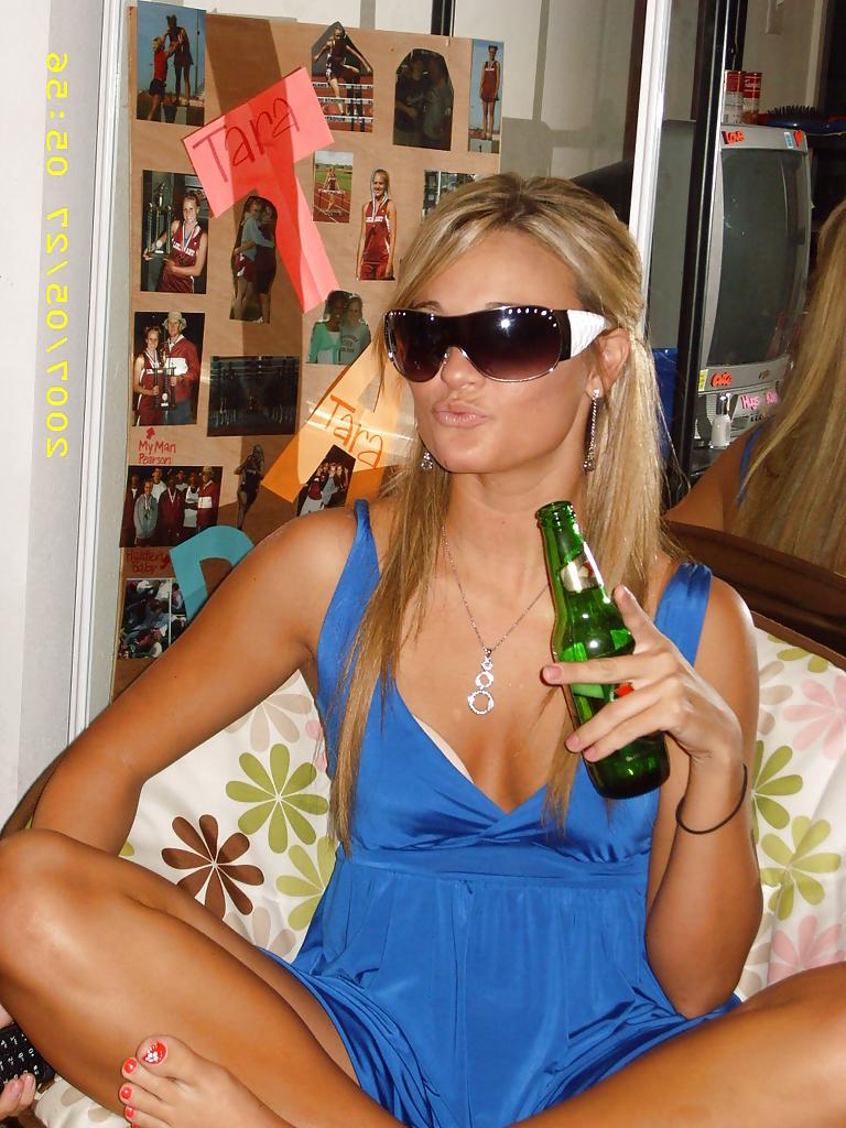 25P Pretty Amateurs Girls 2
