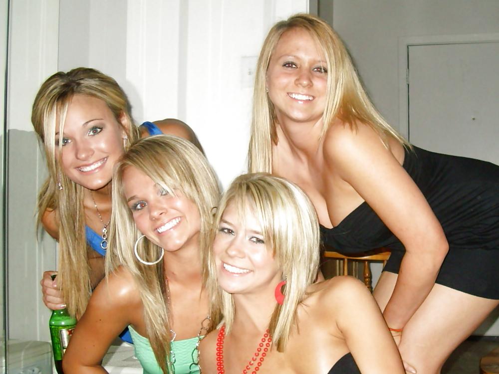 25P Pretty Amateurs Girls 2