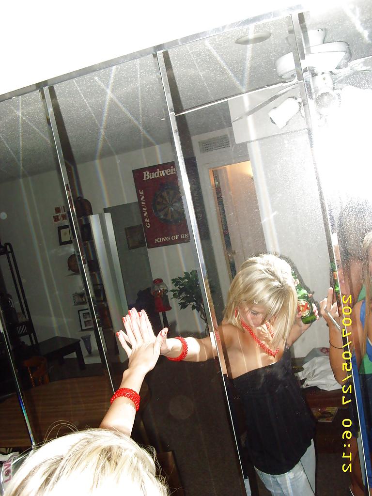 25P Pretty Amateurs Girls 2