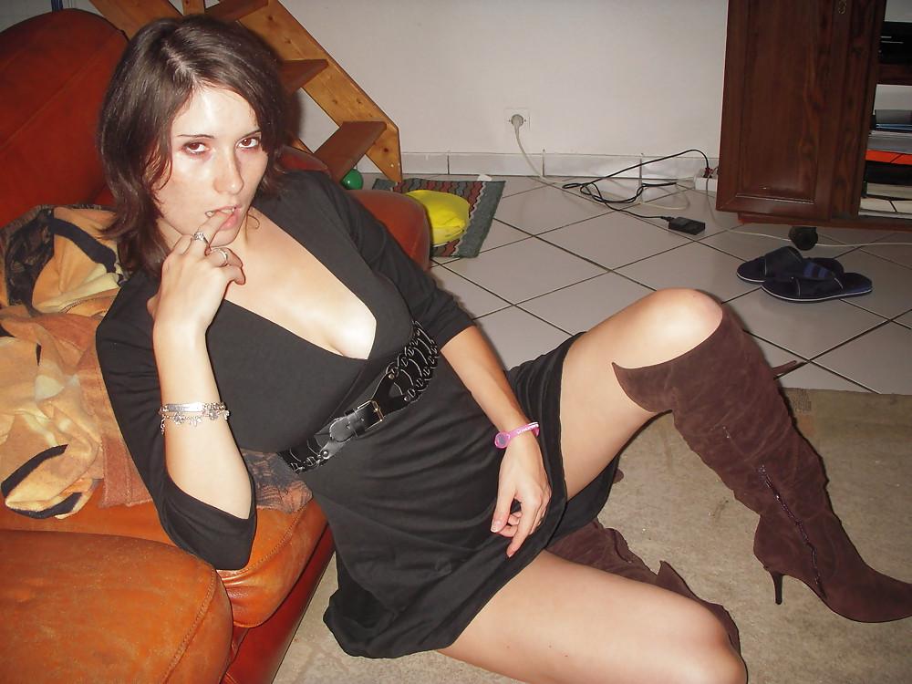 12P Thick Ass Milf Posing