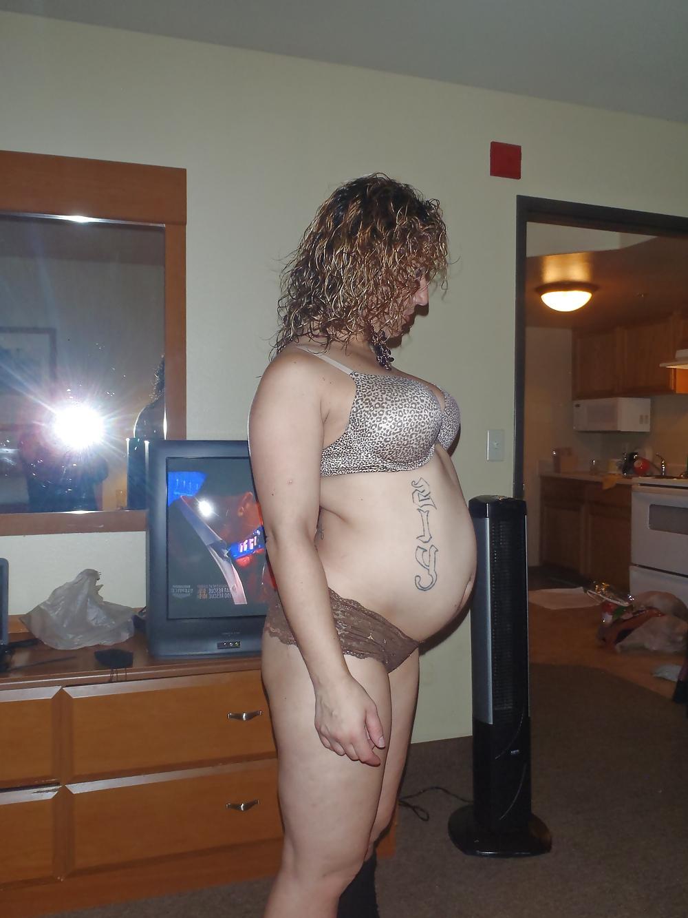22P My 22 weeks pregnant Shade Smith