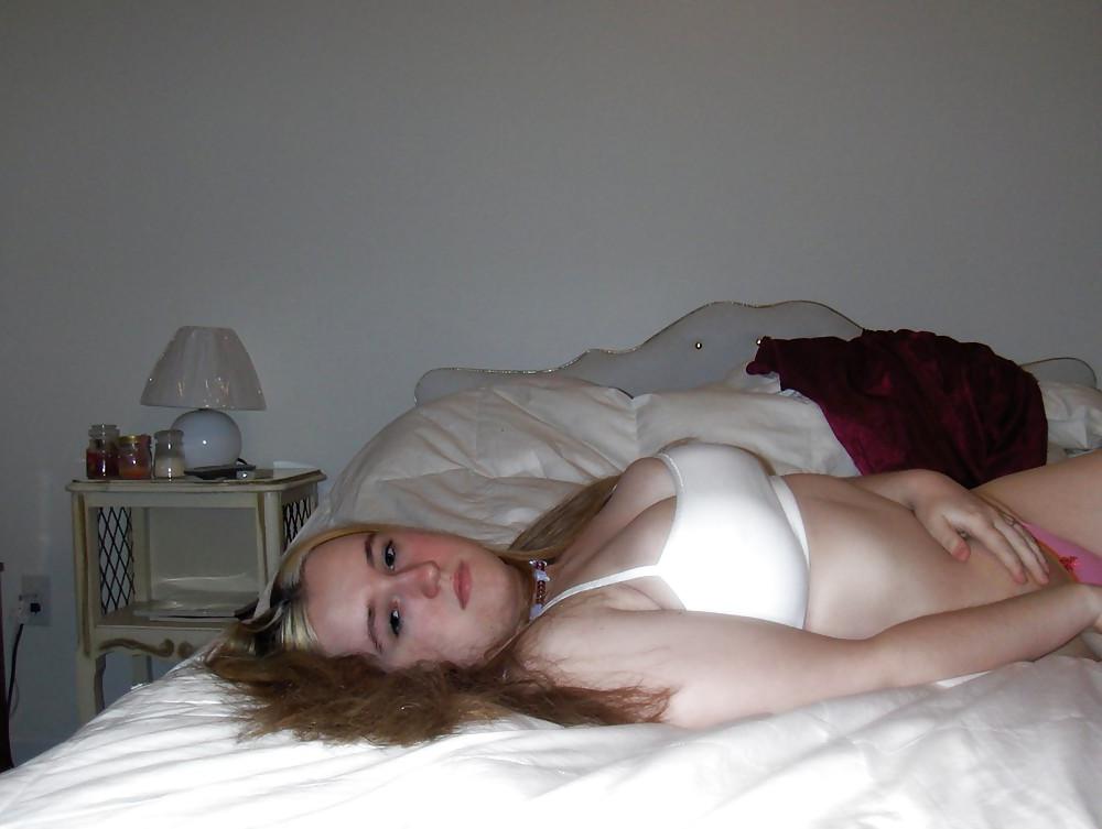 19P Pretty Amateur Christina 3