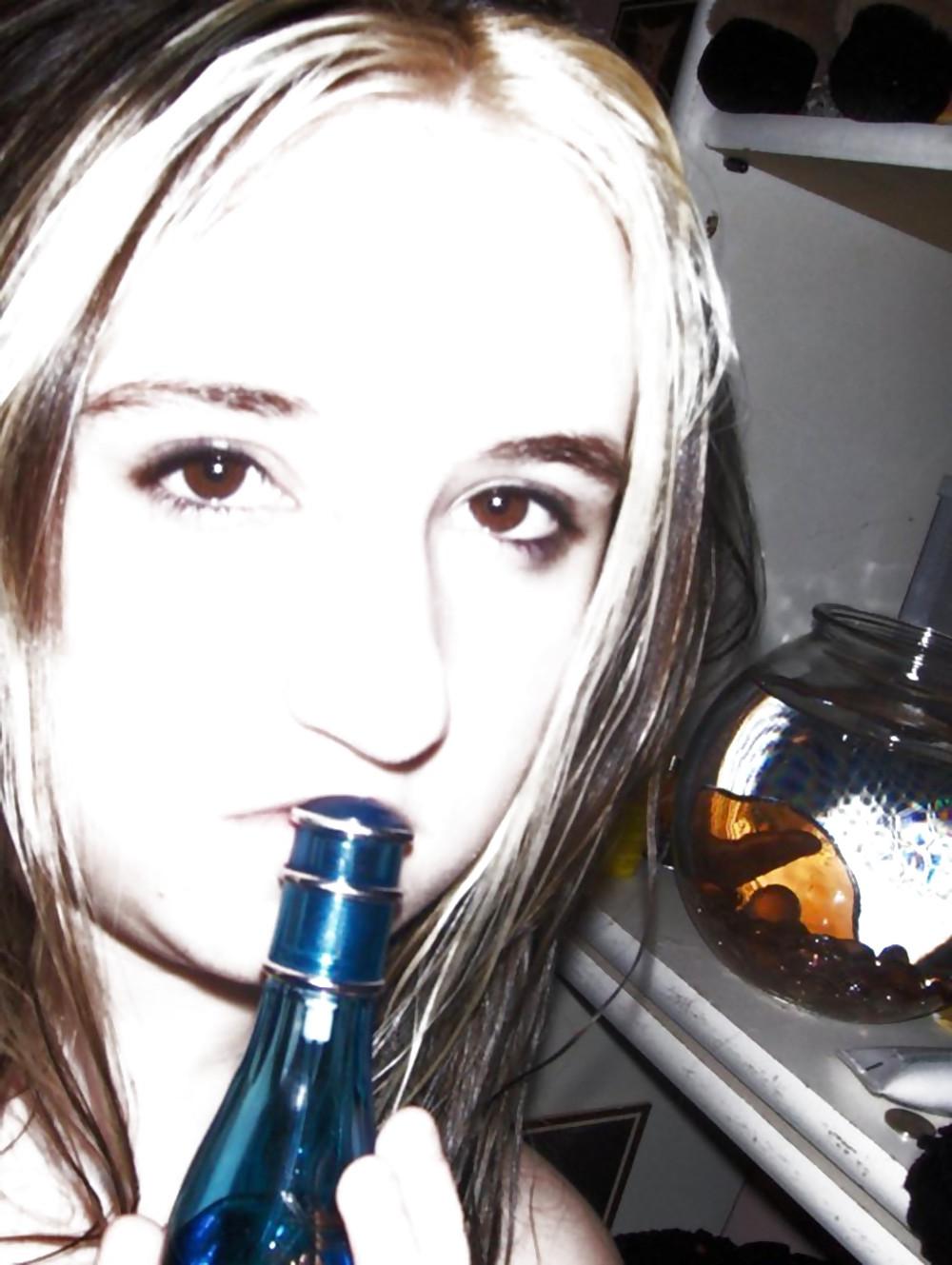 19P Pretty Amateur Christina 3