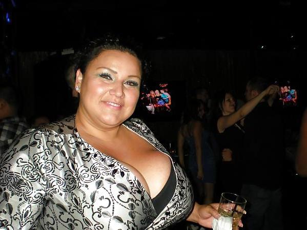 5P Wears a 42GGG nursing bra