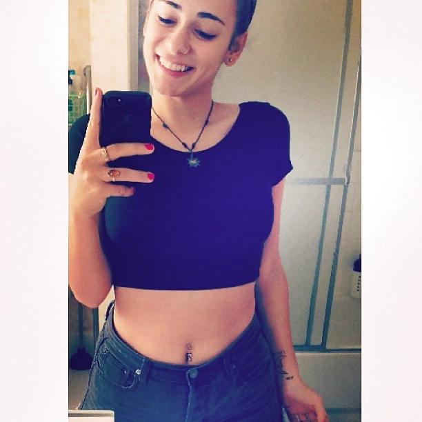 4P First gallery! Looking for cum on my pics!