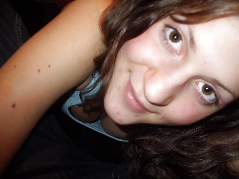 25P Private Amateur Fotos von versautem Teeny