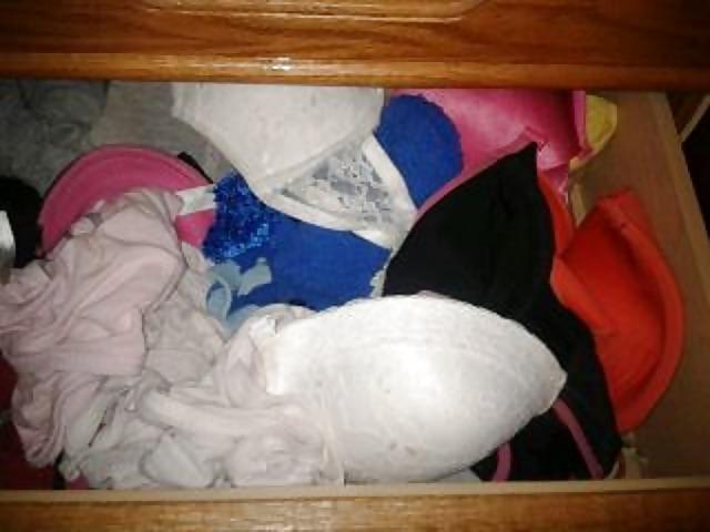 9P Pics of her Bra Drawer