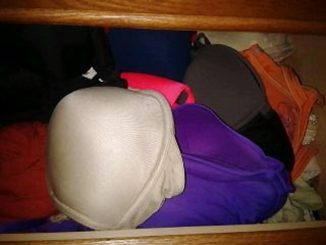 9P Pics of her Bra Drawer