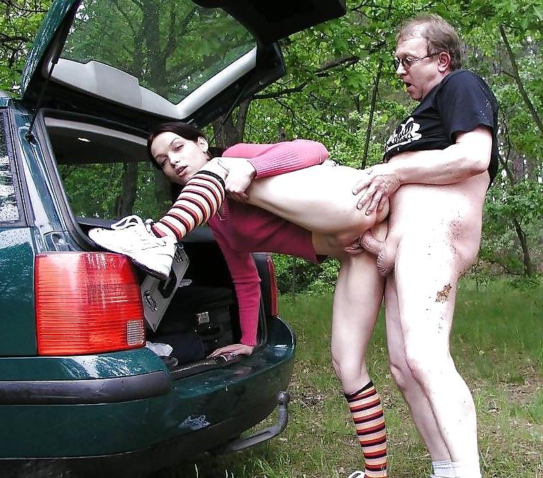 25P Young slut like to be fucked by old man
