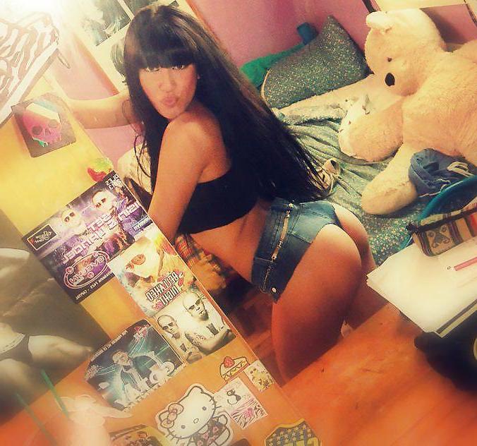 17P Astrid Nicole - Facebook Slut