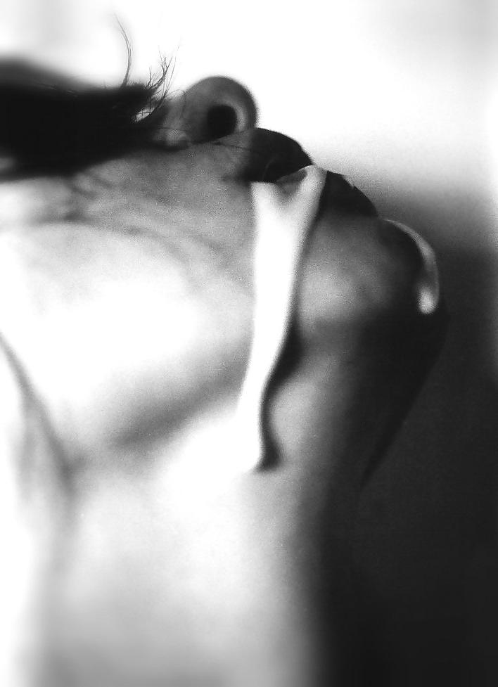 25P Cum. Black and white...
