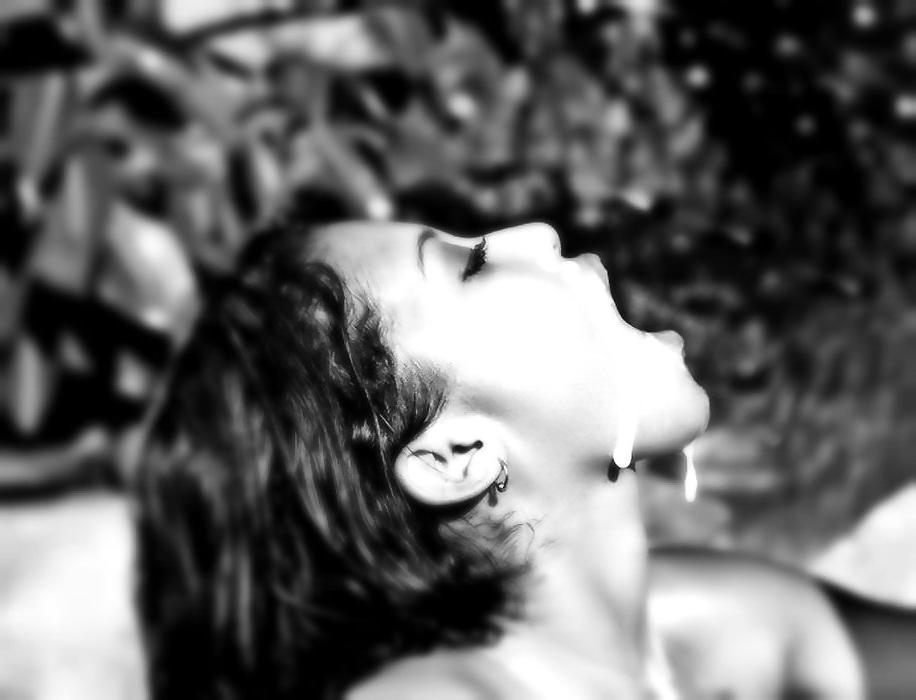 25P Cum. Black and white...