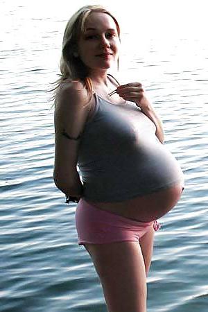 7P Some images of pregnant outdoor