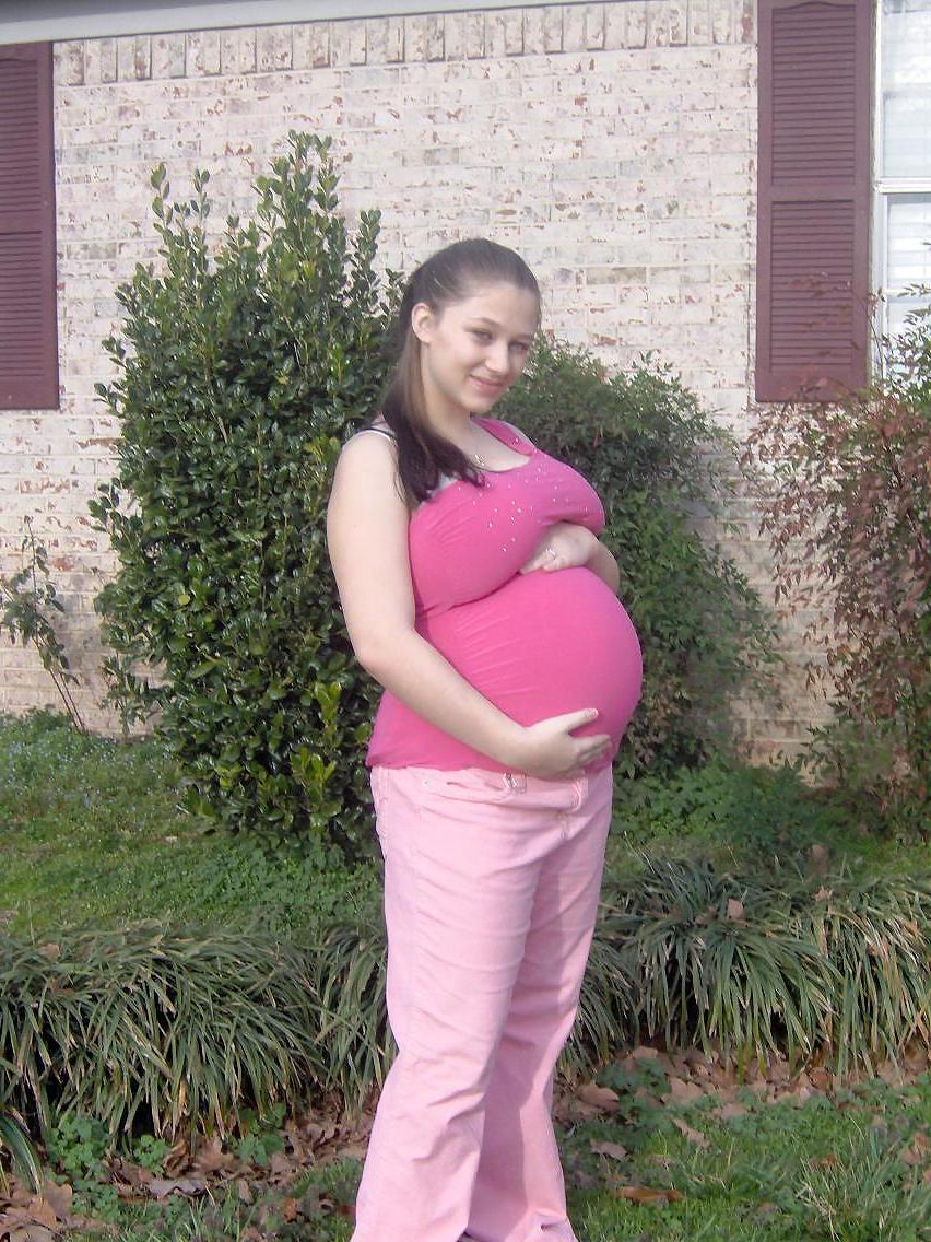 7P Some images of pregnant outdoor