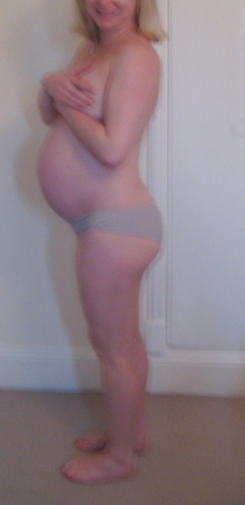 11P 8 months pregnant