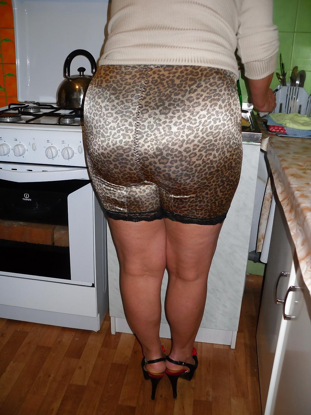 13P Pushuna's panty girdle