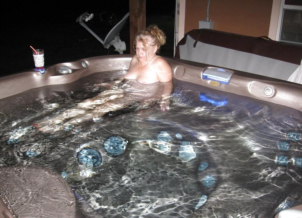 6P Hot in the jacuzzi