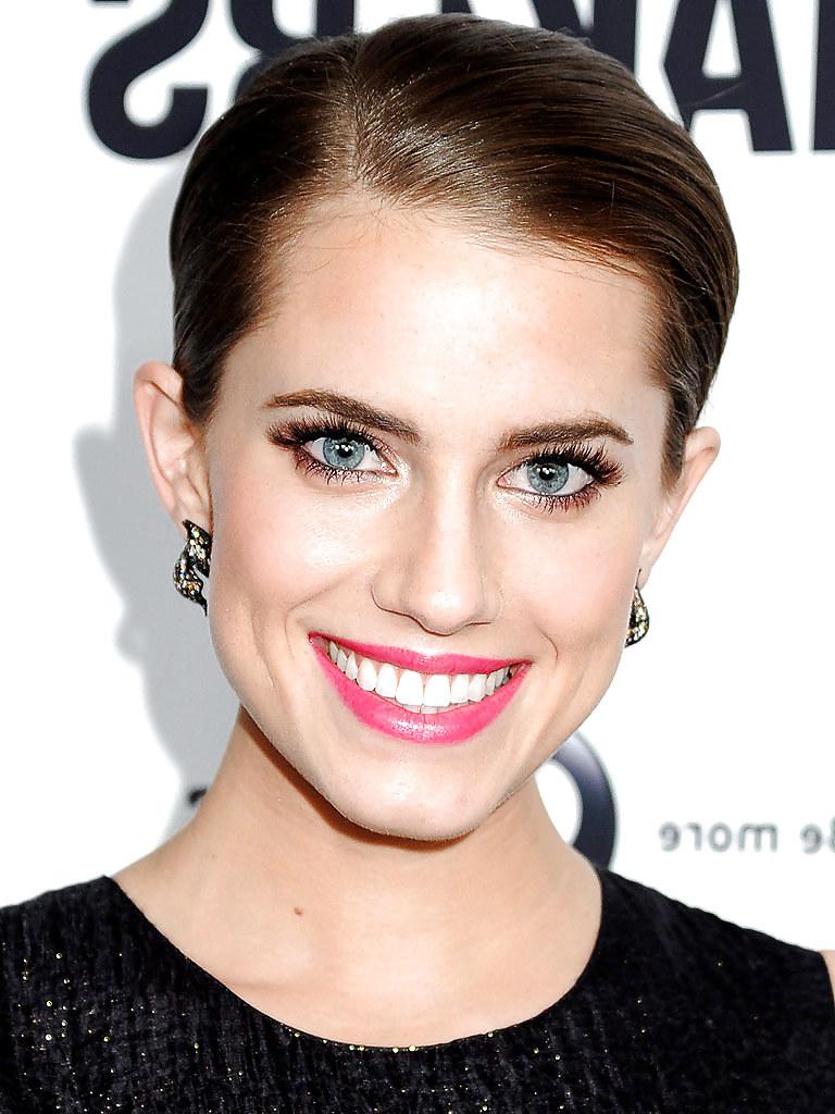8P Allison Williams best face to cum on