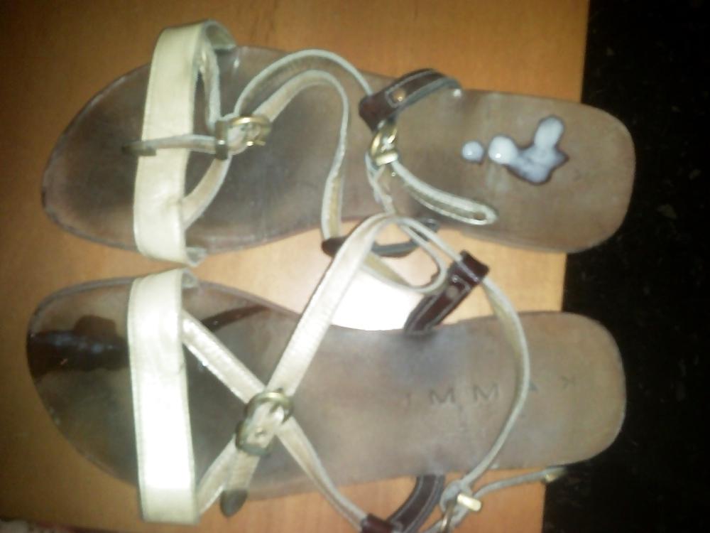 10P Cum on little sister's sandals of scarpebagnate