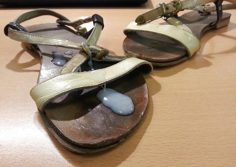 10P Cum on little sister's sandals of scarpebagnate