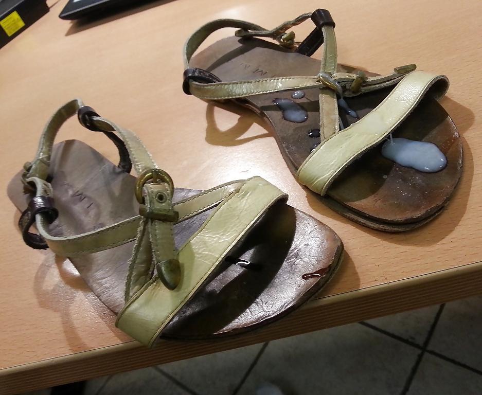 10P Cum on little sister's sandals of scarpebagnate