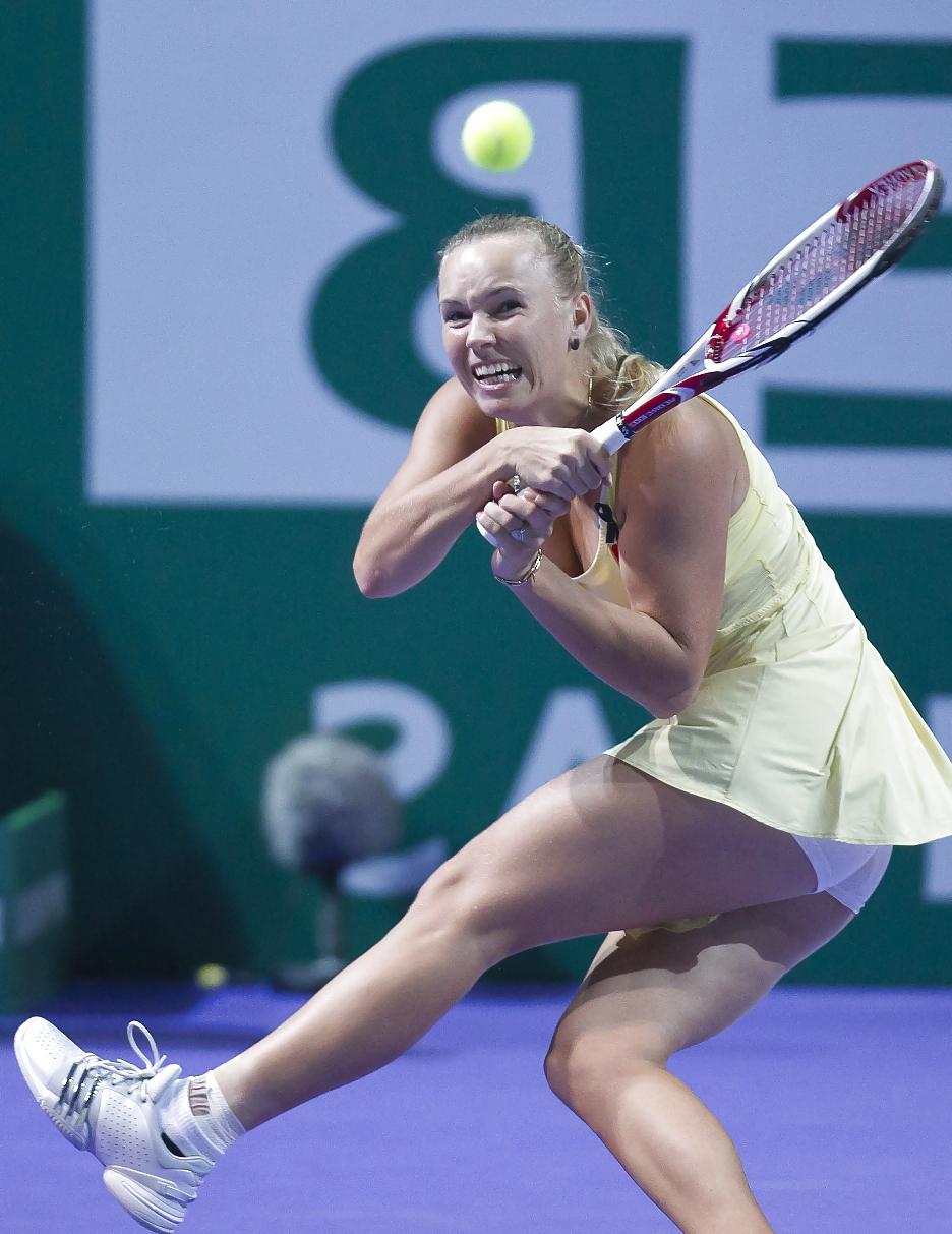 25P Sexy tennis players