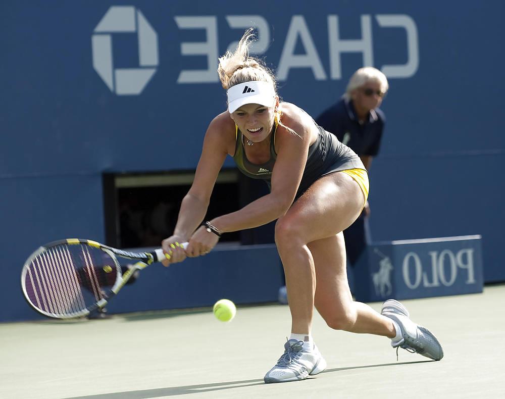 25P Sexy tennis players