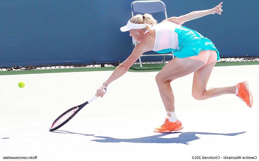 25P Sexy tennis players
