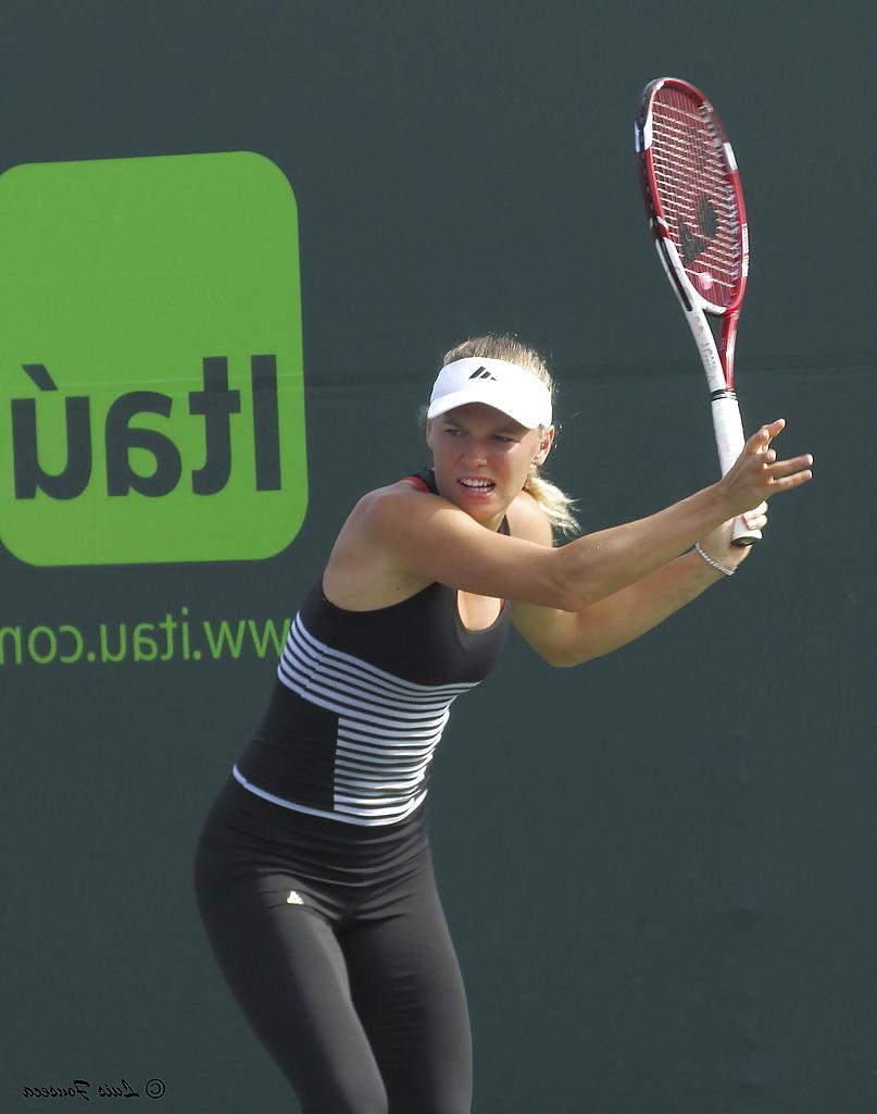 25P Sexy tennis players