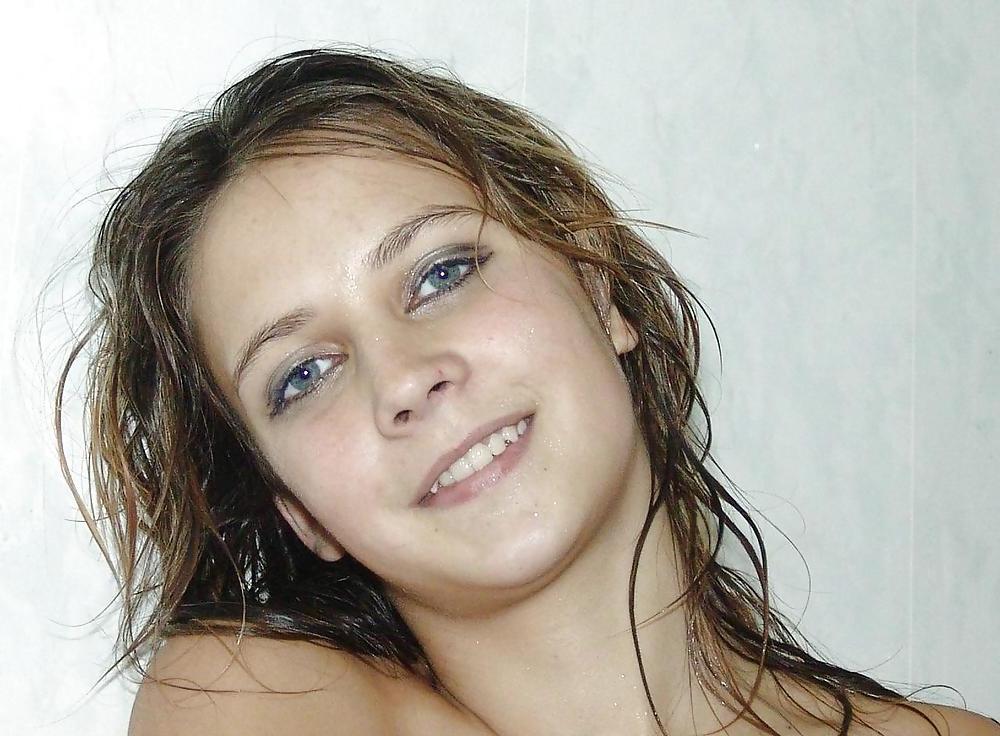 25P LITTLE LIZA - Sexy in Swimming Bath