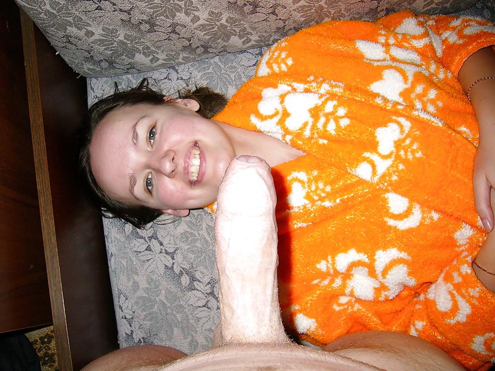 25P Amateur Babe shows her Cunt