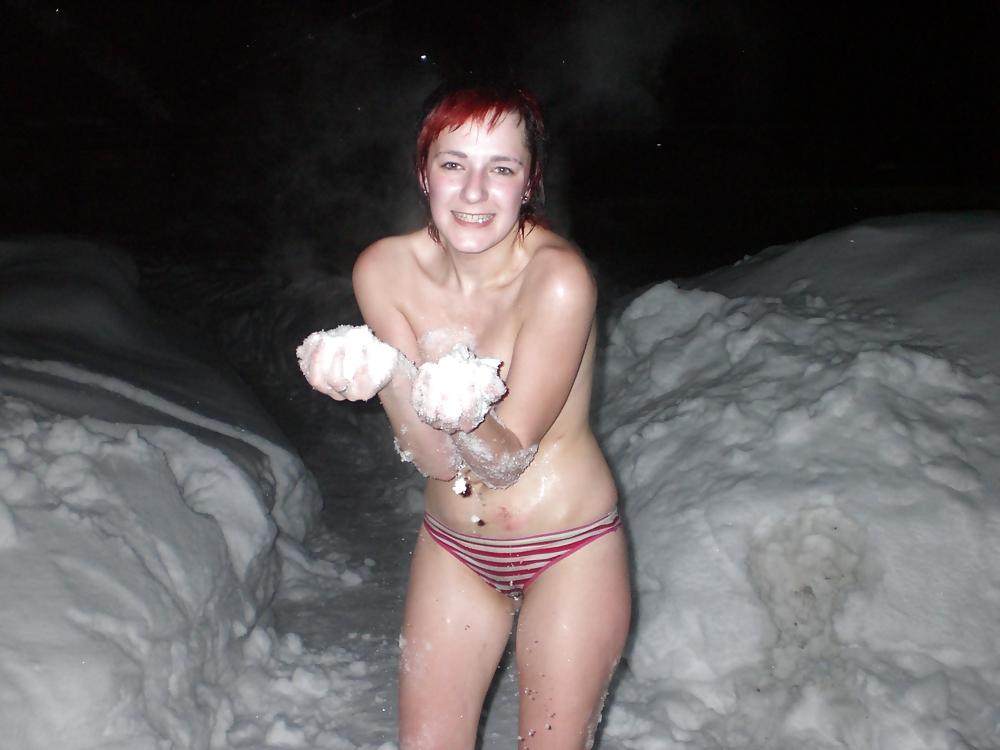 25P Lera and Masha in the bath