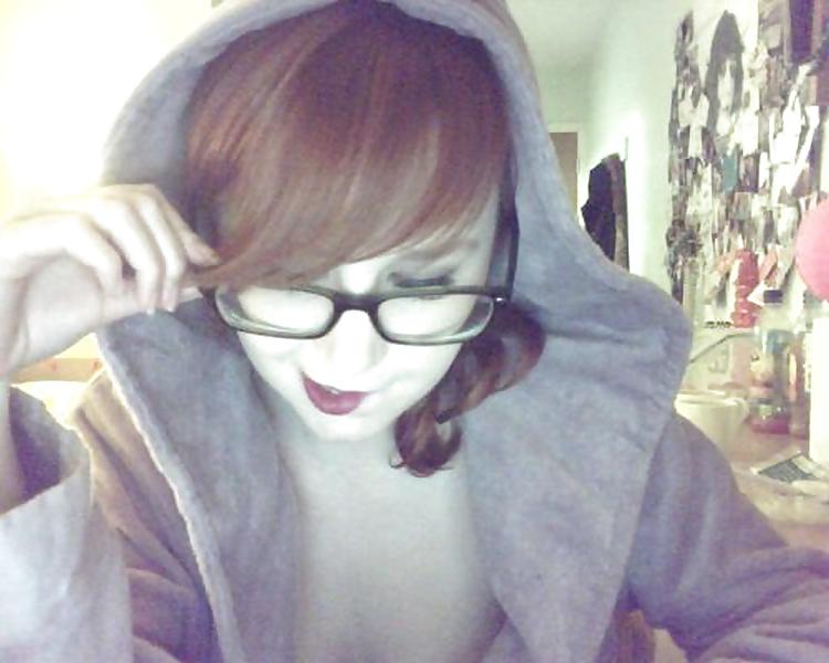 25P Pretty Amateur RedHead Lauren 3