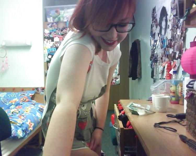 25P Pretty Amateur RedHead Lauren 3